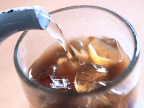 「ブラックジンガー 玄米コーヒー（珈琲）」をアイスで！